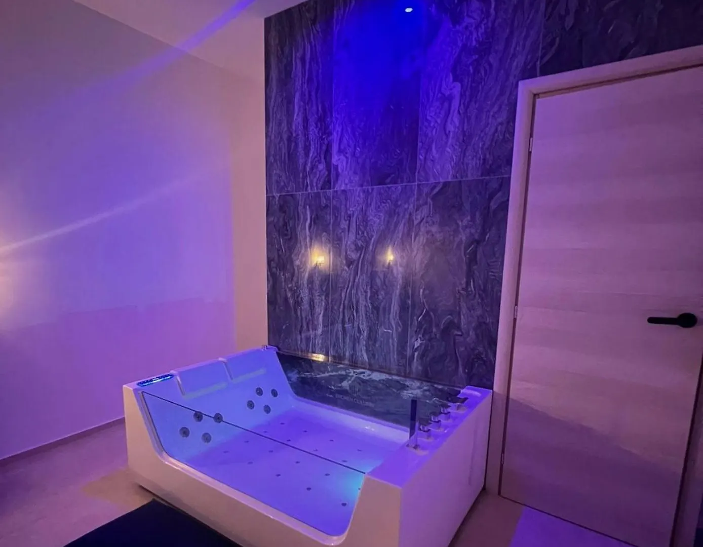 Broken Column Luxury Suite パレルモ