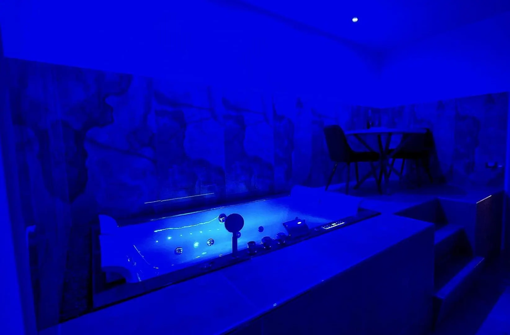 Broken Column Luxury Suite パレルモ