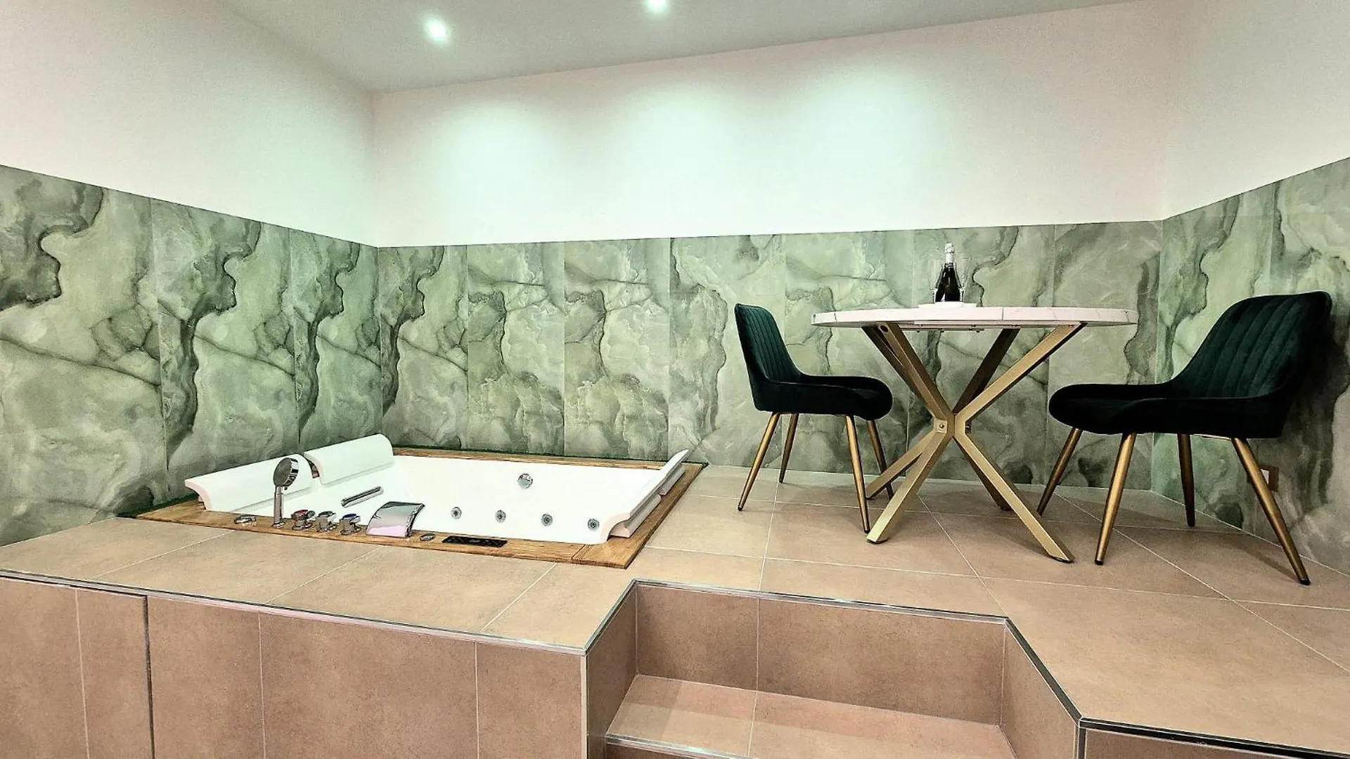 Broken Column Luxury Suite Palermo Italy