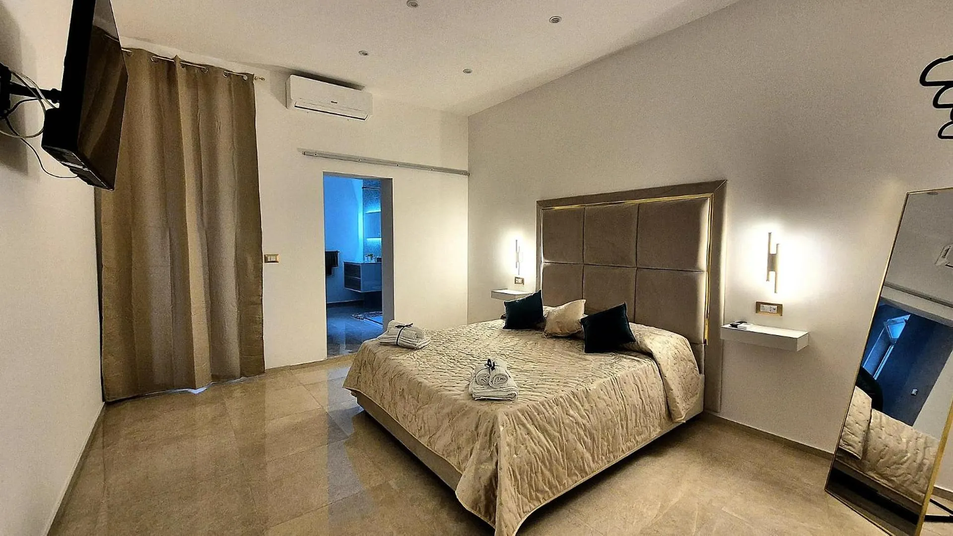 Apartment Broken Column Luxury Suite Palermo Italy