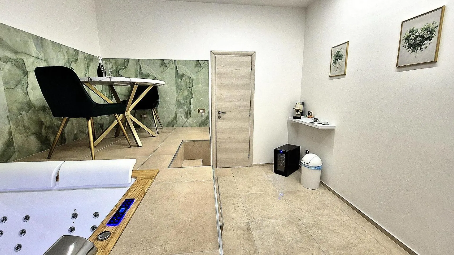 Broken Column Luxury Suite Palermo 0*,  Italien